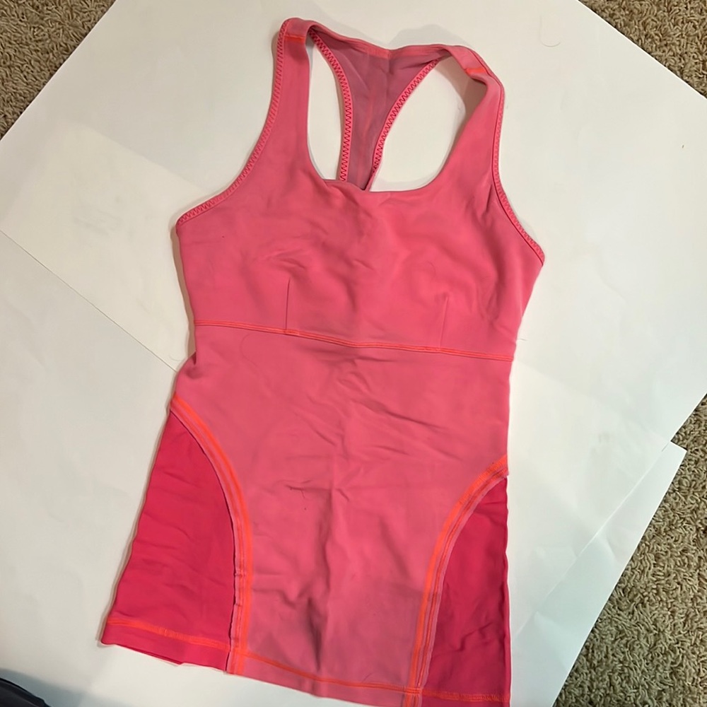 LULULEMON bright orange/pink bra tank size 6 🧡